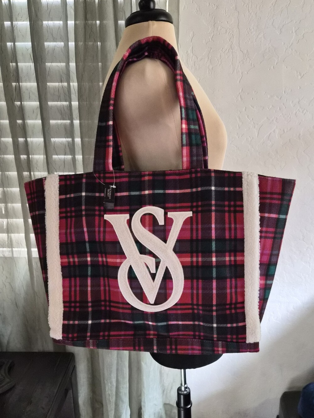 NWT Victoria's Secret Holiday 2022 Plaid Sherpa Tote Bag